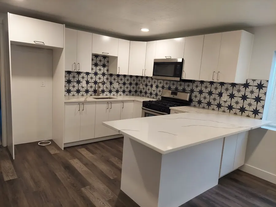 Kitchen remodel by Designs to Reality SLC in the Salt Lake City area
