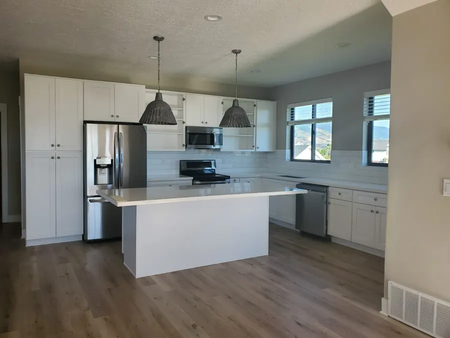 Kitchen remodel by Designs to Reality SLC in the Salt Lake City area